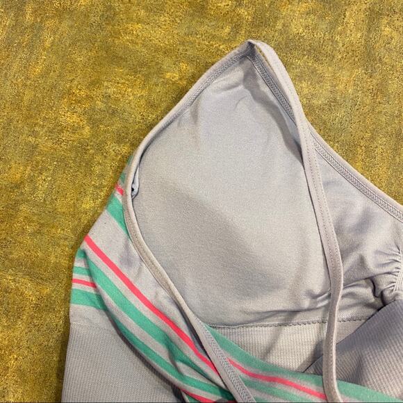 Urbanology Striped Racerback Bralette Women's Size XL Wireless Wirefree - Picture 5 of 6